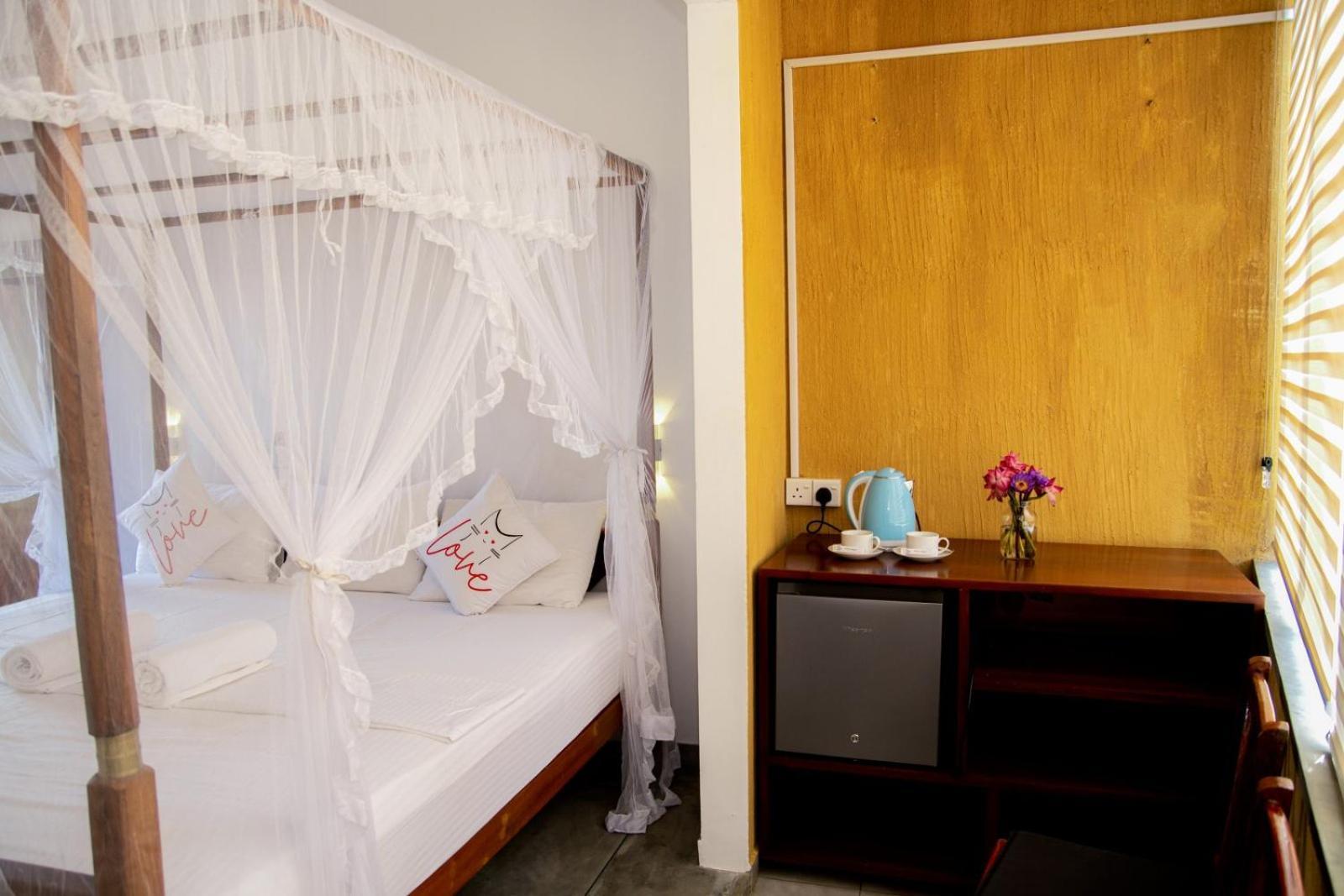 Coconut Style Restaurant & Milinda Guest Hotel Unawatuna Buitenkant foto