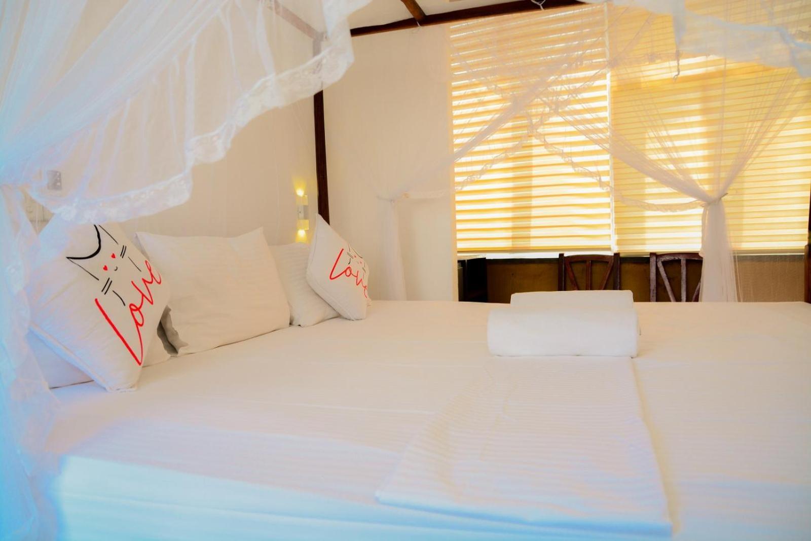 Coconut Style Restaurant & Milinda Guest Hotel Unawatuna Buitenkant foto
