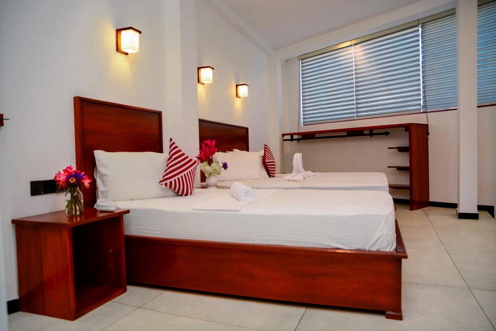 Coconut Style Restaurant & Milinda Guest Hotel Unawatuna Buitenkant foto