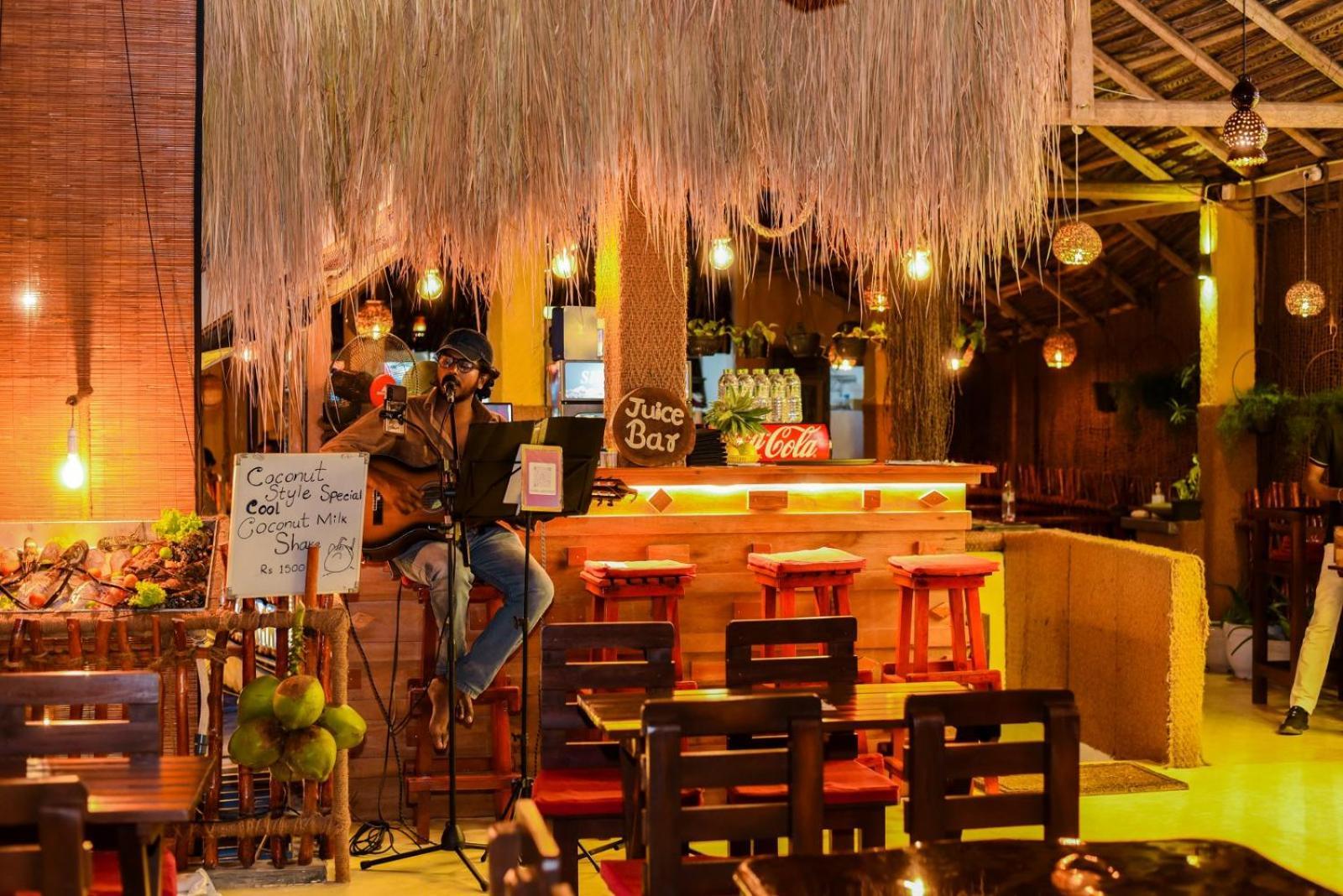 Coconut Style Restaurant & Milinda Guest Hotel Unawatuna Buitenkant foto
