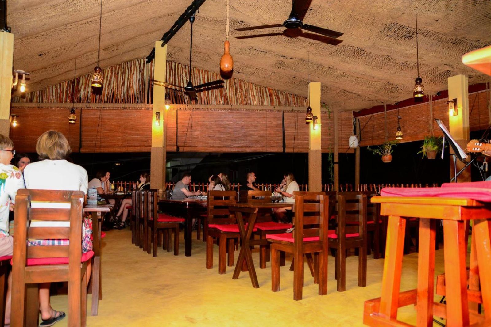 Coconut Style Restaurant & Milinda Guest Hotel Unawatuna Buitenkant foto