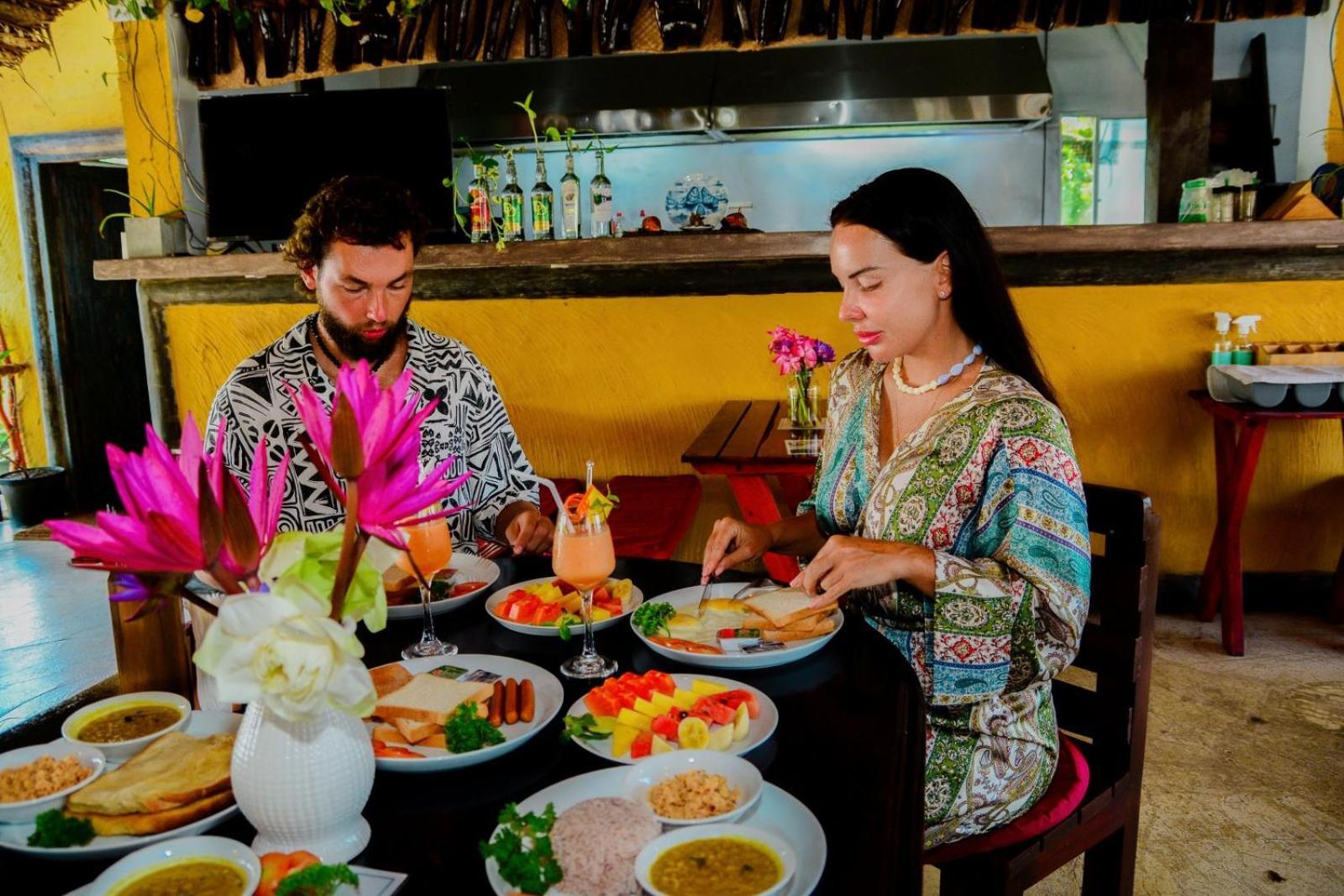 Coconut Style Restaurant & Milinda Guest Hotel Unawatuna Buitenkant foto